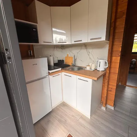 Na Pojezierzu Drawskim 롯지 Gleboczek